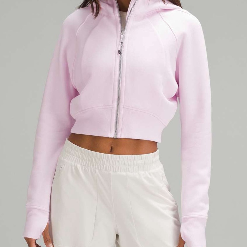 Lululemon Scuba Full-Zip Cropped Hoodie
Meadowsweet Pink $118 Retail